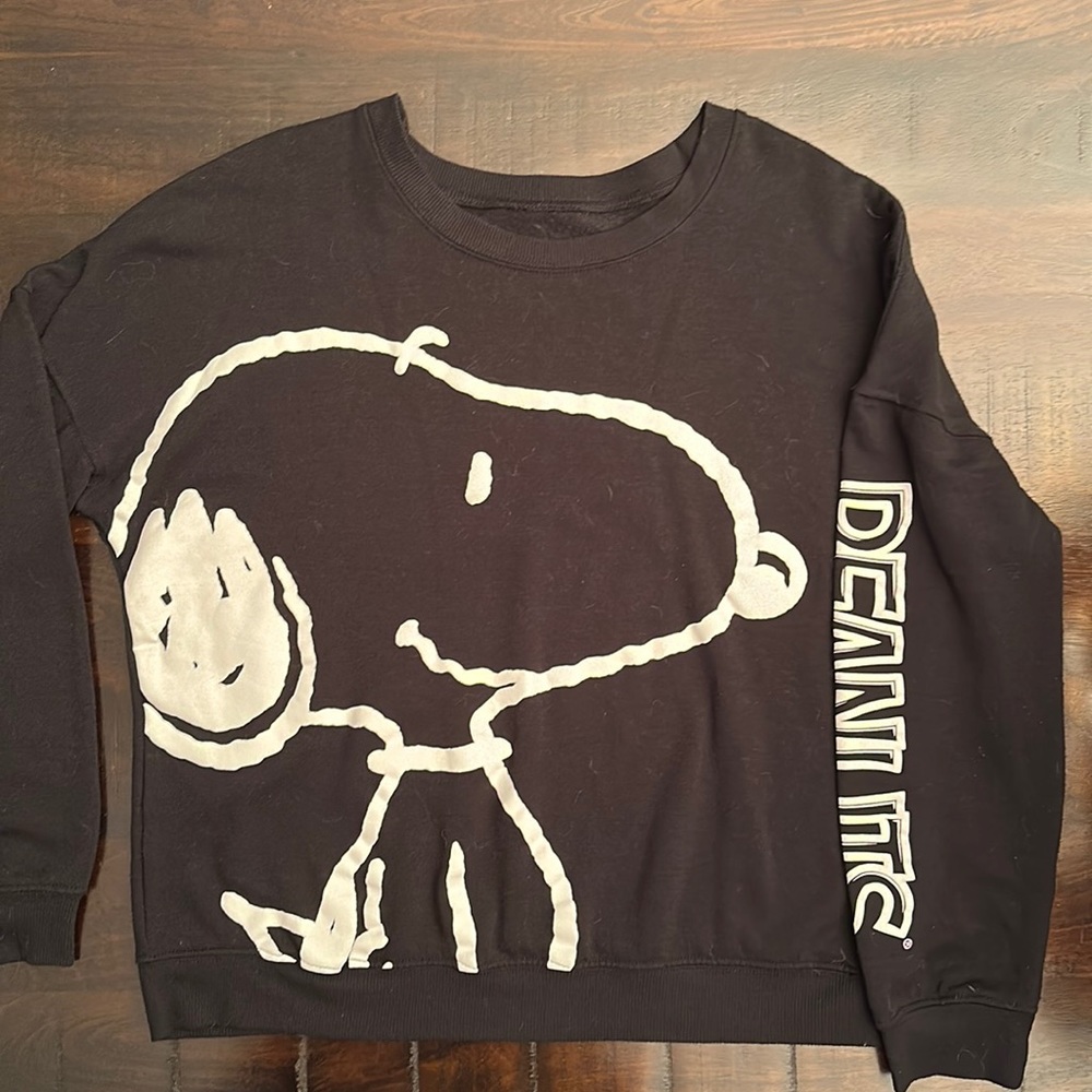 Black Peanuts Snoopy Sweatshirt Women’s XL